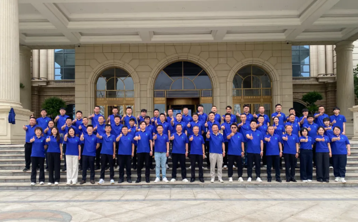 本次五一銷售分享會不僅是一次銷售成果的總結(jié)會，更是一場凝聚團隊力量、激發(fā)銷售斗志的動員會.png